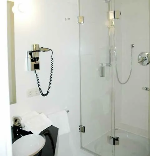 Hotel Goldenes Kreuz *