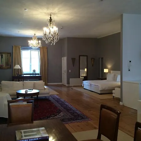 Goldenes Kreuz Hotel *