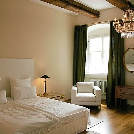 Goldenes Kreuz فندق