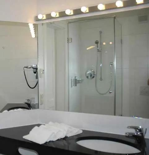 Goldenes Kreuz Hotel *